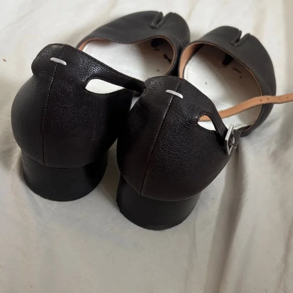 Maison Martin Margiela Brown Split-Toe Mary Janes - Picture 6 of 7